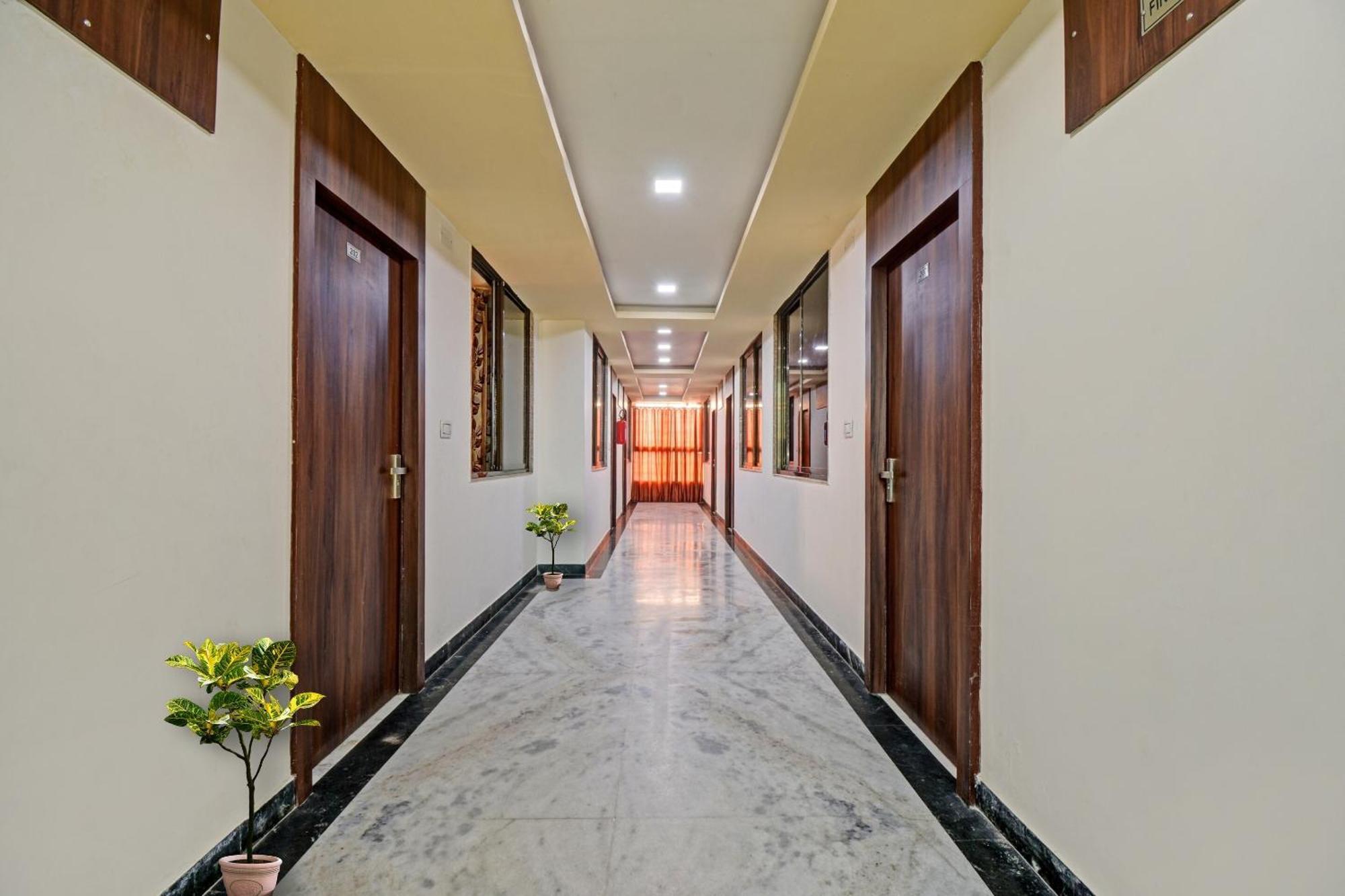 Collection O The Sunrise Hotel Udaipur Kültér fotó